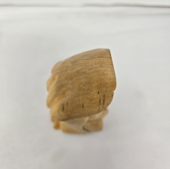 Nativity Womens Kneeling Before Baby Jesus Hand Carved By Ralph Herrenbruck 1999 - Picture 8 of 12